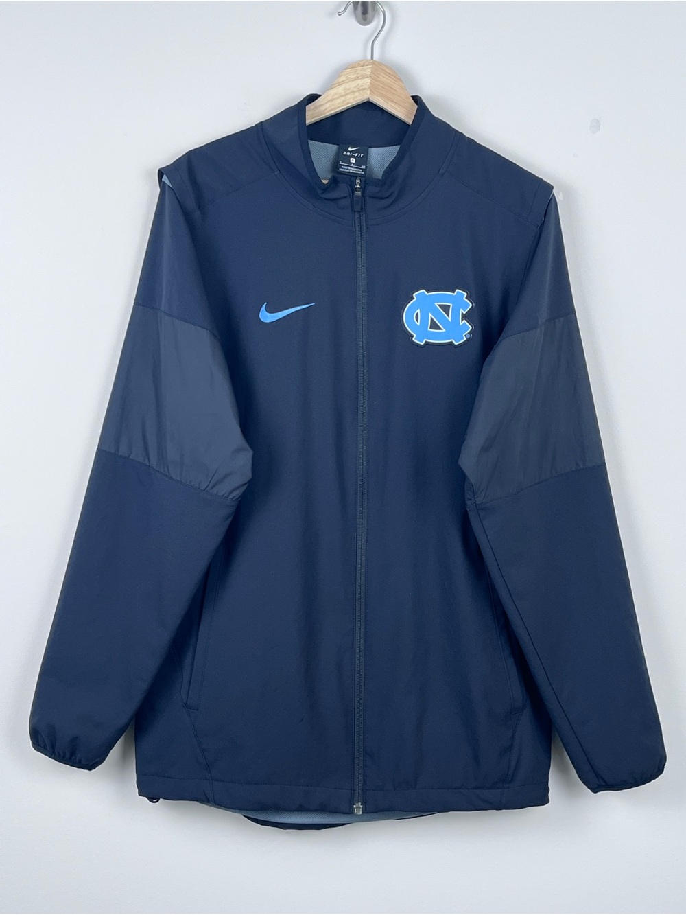 Nike Men's Dri-Fit Full Zip Vented North Carolina Tarheels Jacket Size S; NCAA